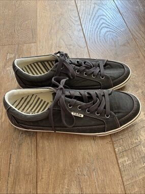 Taos Moc Star Canvas Sneakers Women's Size 11 Lace-up Dark Gray Casual Comfort
